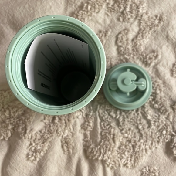 Green Starbucks Tumbler - Picture 5 of 6